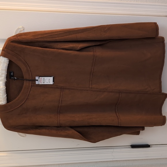 ethyl Tops - Super cute top for date night.